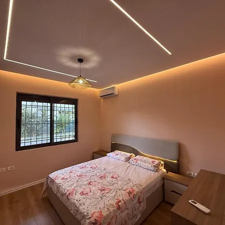 Ami - 40m From Daire Golem (Tirana)