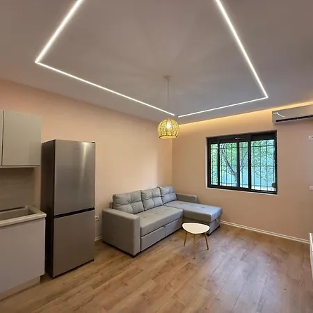 Ami - 40m From Daire *