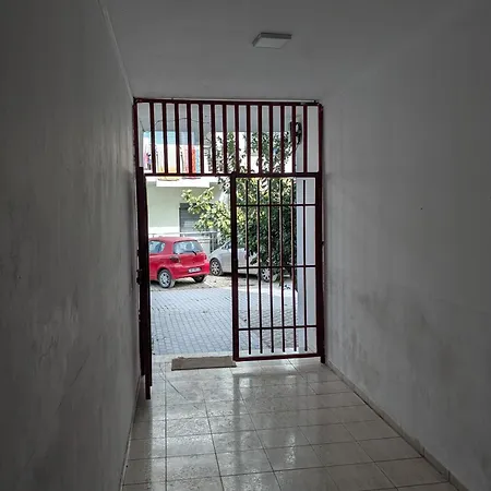 Ami - 40m From Daire *