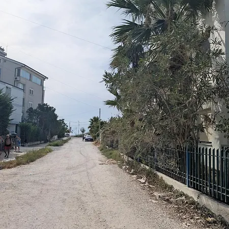 Ami - 40m From Daire Golem (Tirana)
