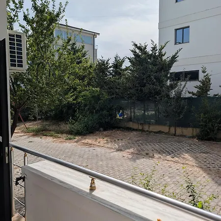 Ami - 40m From Daire Golem (Tirana)
